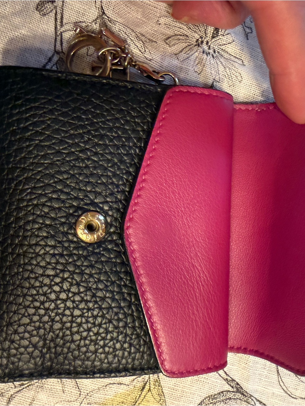 Christian Dior Black & Fuchsia Leather Wallet with Gold Logo - Picture 2 of 8